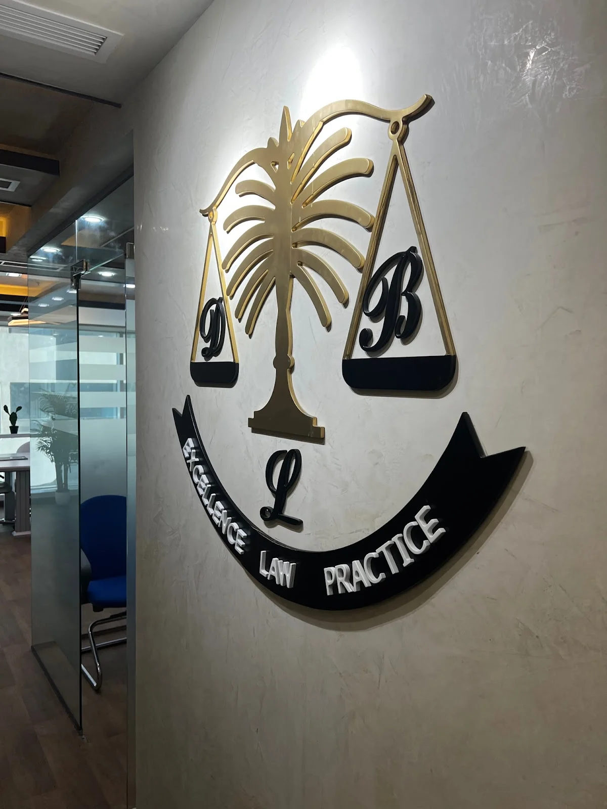 Dubai Best Lawyer - Property Lawyer in Dubai, Law Firm UAE, Alhajeya Alnoobi.