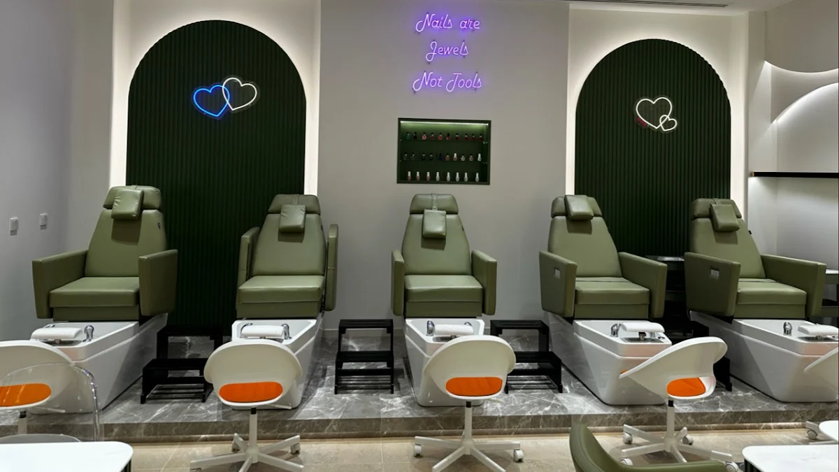 Happy Nails & Hair Beauty Salon