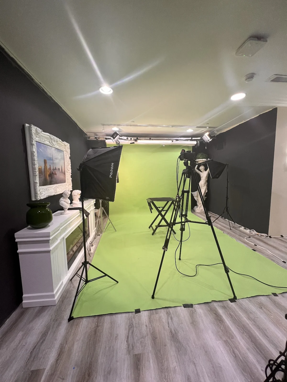 Metro Pod Lounge - 2