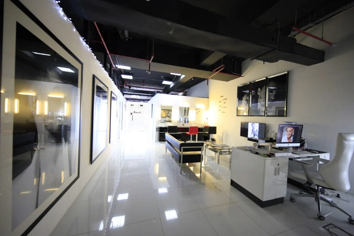 YH Studios Photo Studio - 2